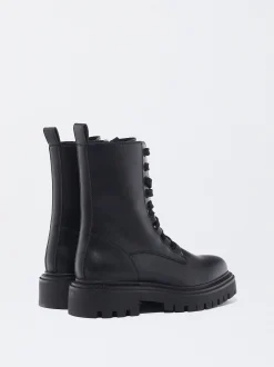 Parfois Botas e Botins*Botas Sola Track Com Atacadores | Preto