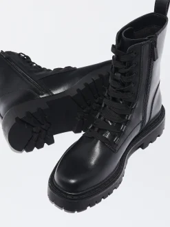 Parfois Botas e Botins*Botas Sola Track Com Atacadores | Preto