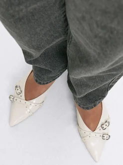 Parfois Sapatos Rasos|Sabrinas*Sabrinas Com Fivelas Preto | Branco
